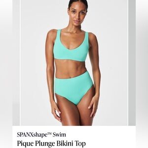 SPANXshape™ Swim
Pique Plunge Bikini Top
Tropical Turquoise - NWT